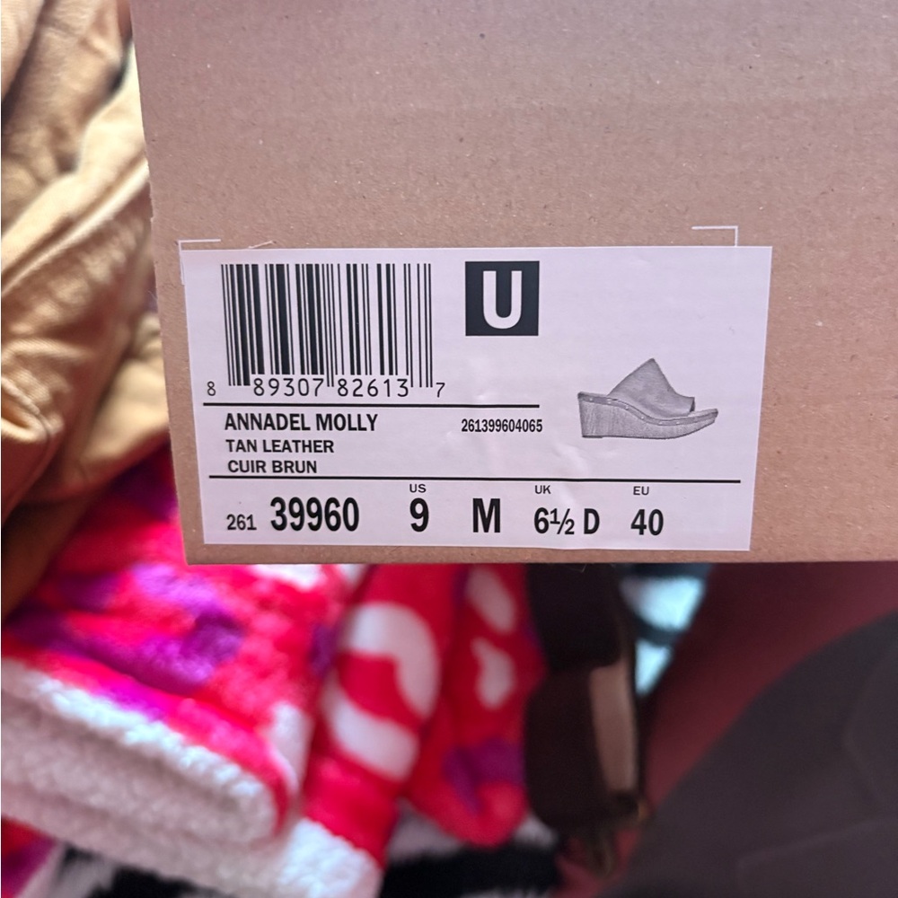 Clarks Women's Tan Leather Wedge Mule - Picture 3 of 3